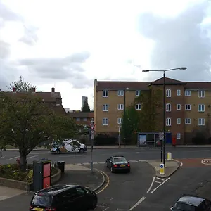 2* Hotel City View Stratford