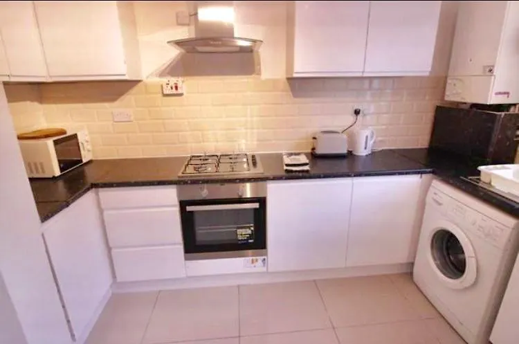 Double Room Near Canary Wharf 28 London 0*,